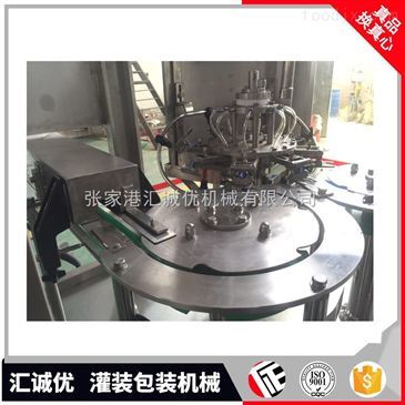 揭秘高效生產(chǎn)核心 沖洗、灌裝、封口三合一飲料包裝機(jī)